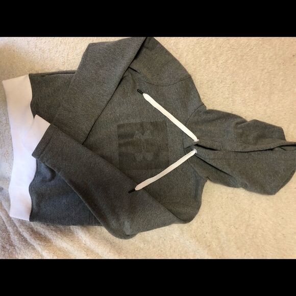 Women’s Under Armour Threadborne Hoodie NWT    - Picture 4 of 10